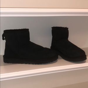 UGG Classic Mini Black Size 7